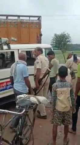 पूर्णिया पूर्व: लाइन बाजार पूर्णिया में की मोटरसाइकिल चोरी परंतु मसूरिया #चंपानगर लाइन होटल के पास ग्रामीणों के हत्थे चढ़ा चोर