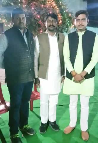 समय के साथ-साथ उन रिश्तों की कद्र होना जरूरी है जो बुरे समय में लोगों की मदद के लिए तैयार रहते हैं. #पुष्पेन्द्र_सिंह

#शुभ_प्रभात