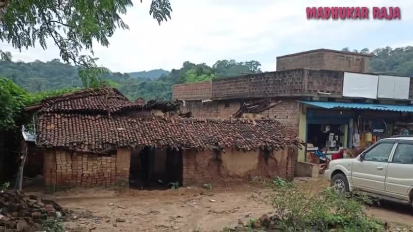 गुरुवार को आये आंधी में कालीमंडा मेघातरी निवासी राजेन्द्र भुइयां का घर ध्वस्त हो गया ।#meghatari #दुर्घटना