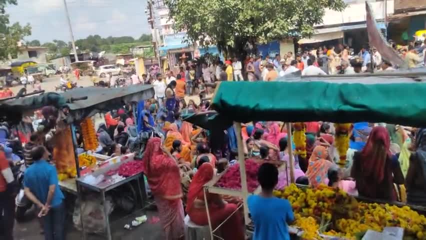 उज्जैन शहर: जन आंदोलन 
कलेक्टर कार्यालय घेराव #jantadarbar #bablukhichi29 #