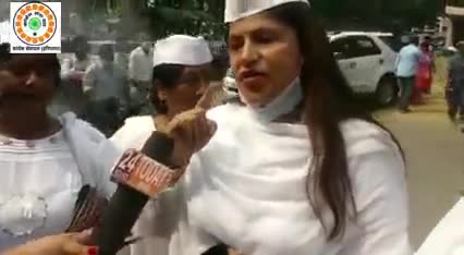 किसान जीतेगा, अहंकार हारेगा।

#KhooniDarpokBJP  #लखीमपुर_किसान_नरसंहार
#किसान_के_साथ_प्रियंका