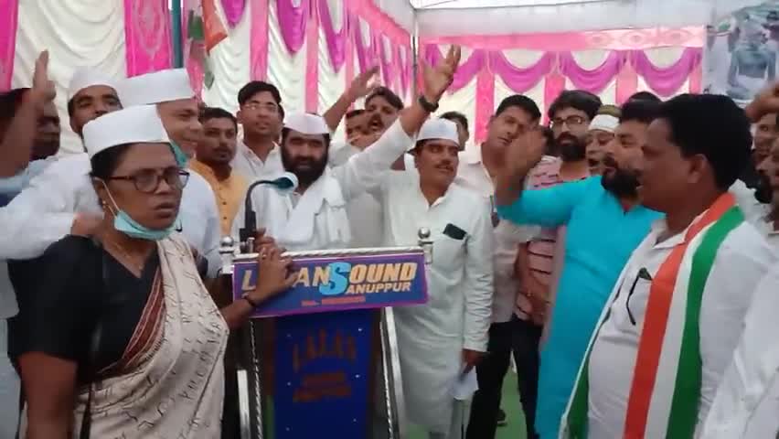#सत्याग्रह  जिले के समस्त जन समस्याओं को लेकर एकदिवसीय सत्याग्रह में महात्मा गांधी अमर रहे लाल बहादुर शास्त्री अमर रहे