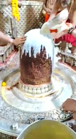 #जय_श्री_महाँकाल 
*श्री महाकालेश्वर ज्योतिर्लिंग का आज का भस्मआरती श्रृंगार*
  04 .अक्टूबर 2021(सोमवार )