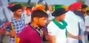 दिल दहलाने वाला😠
किसानों को कुचलने वाला वीडियो आया सामने , किसानों के साथ ऐसी बर्बरता शर्मनाक है ।
#लखीमपुरखीरी #किसान