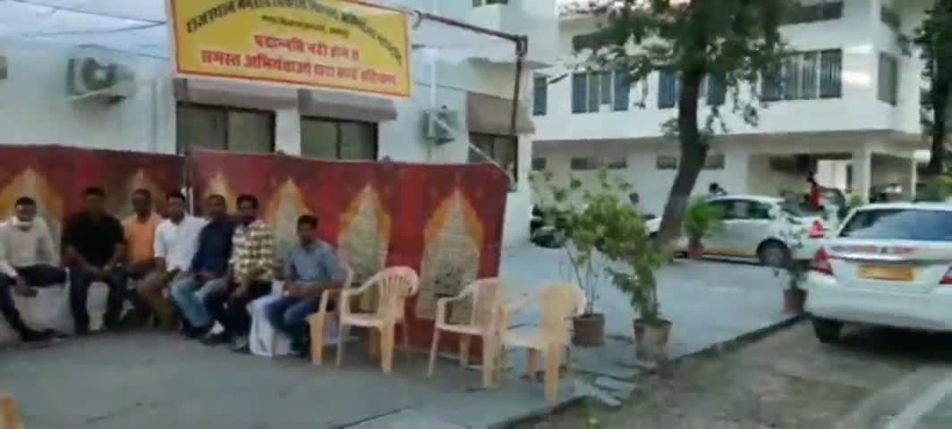 गिर्वा: ज़िले में यूआईटी के कनिष्ठ अभियंताओं की हड़ताल अभी भी जारी #हड़ताल