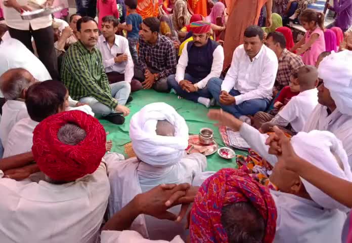 वल्ल्भनगर उपचुनाव को लेकर रालोपा प्रभारी क्षेत्र के दौरे पर ﻿#narayan beniwal
#kalu ram jat