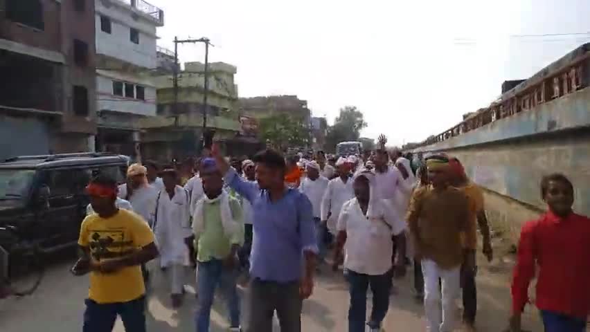 मोहनिया: #मोहनिया भाग 1 के जिला परिषद प्रत्याशी कुमार सिंह पूर्व चेयरमैन के नामांकन के बाद जनसैलाब जनता में देखने को मिला