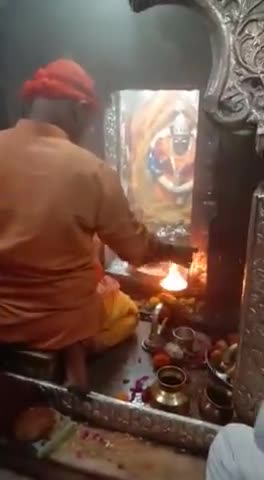 त्रिकूट पर्वत पर विराजमान जगत जननी मां #शारदा भवानी के आज #नवरात्रि के प्रथम दिवस के दिव्य दर्शन एवं महाआरती #maihar