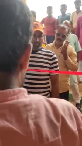 रानीगंज: आज जगनीपुर प्रतापगढ़ में फिल्मों के विलेन प्रेमु दुबे की डी मार्ट की ओपनिंग में सुनील दामोदर दुबे जी भिआए#shortsnews