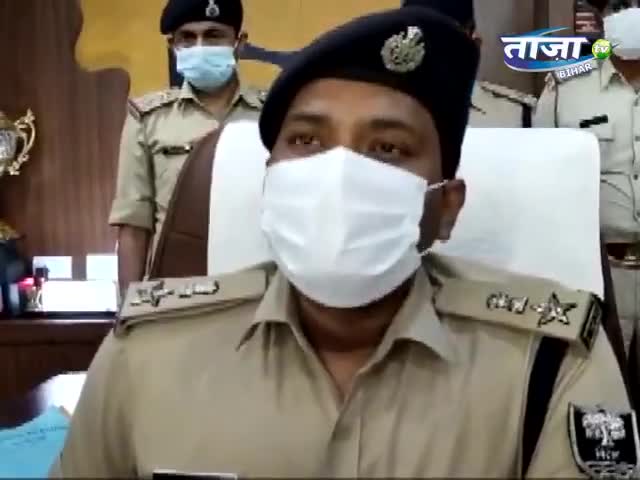 पुलिस ने पश्चिम बंगाल के कुख्यात शराब तस्कर गोल्डन बाबा उर्फ प्रधान उर्फ शहीद को गिरफ्तार किया है।

#TaazaTV #Kishangunj