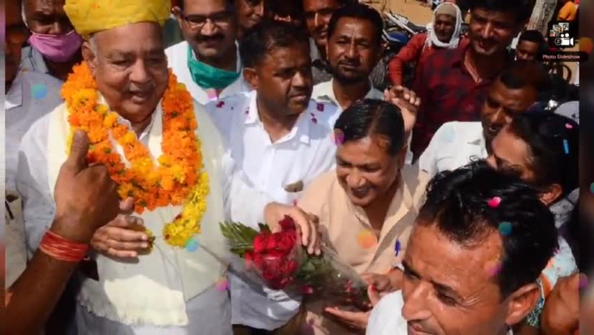 #चूरू पंखा सर्किल पर पुर्व मंत्री व #विधायक पंडित भवरलाल शर्मा का वरिष्ठ कांग्रेस जनो ने भव्य स्वागत किया। #जमील चौहान