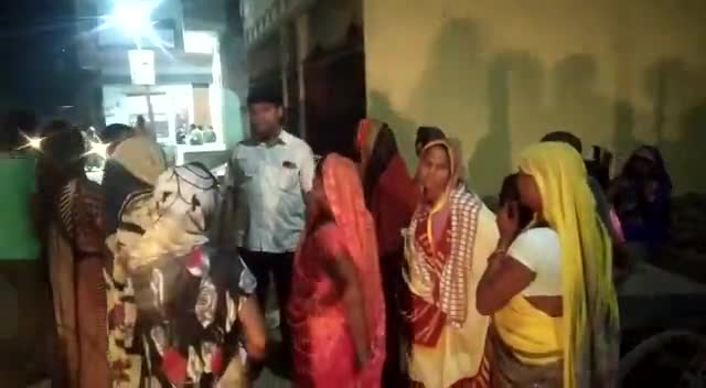 #नगर_पंचायत_खमरिया में  नगर भ्रमण के दौरान नगर की मातृशक्ति का आशीर्वाद प्राप्त हुआ।  और उनसे मिलकर उनका कुशलछेम जाना।
