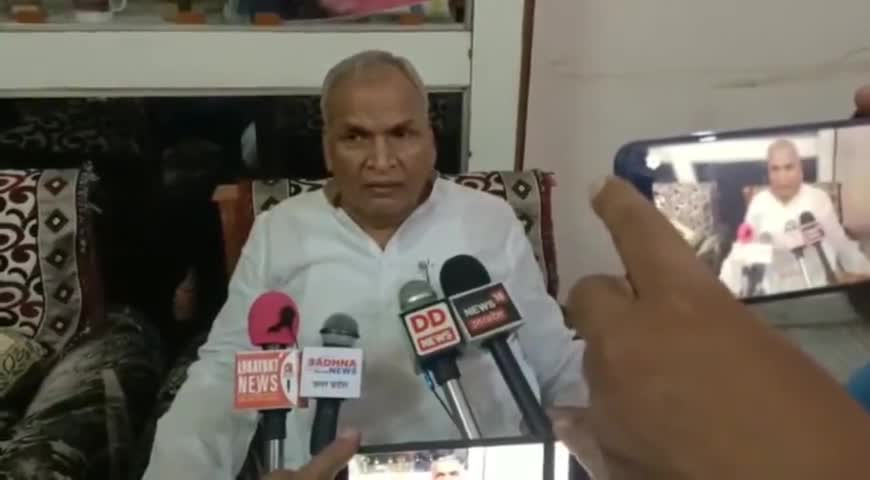 अखिलेश सरकार द्वारा बनवाई गई कुशीनगर अंतर्राष्ट्रीय हवाई अड्डा के माध्यम से अपनी #ब्रांडिंग कर रही है बीजेपी.