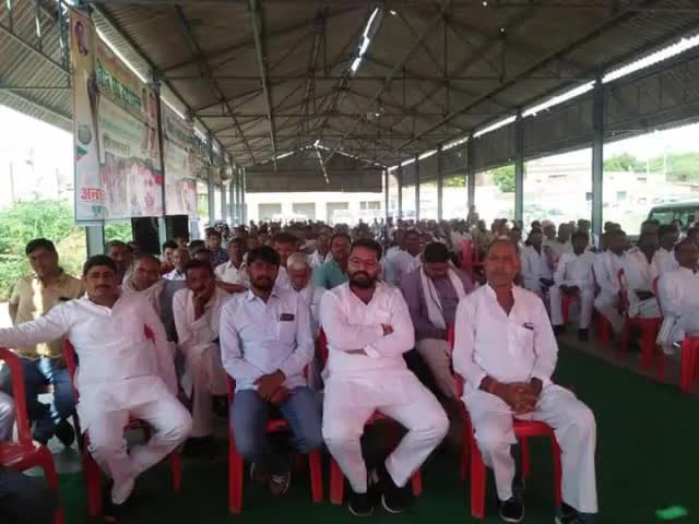 जीने का सलीका समुंदर से सीखो, सारे जहां का पानी ग्रहण करने के वावजूद चुपचाप से बहना और अपनी मौज में रहना नहीं भूलता. #पुष्पेन्द्र_सिंह

#शुभ_प्रभात