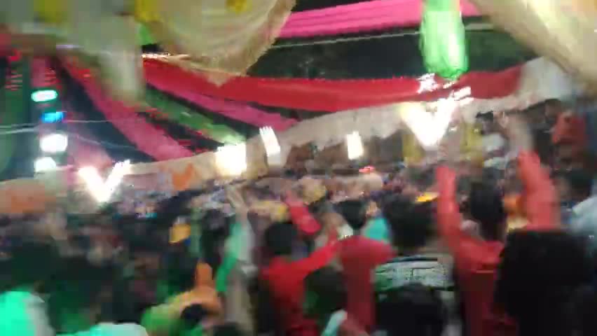 बक्सर: सिमरी काली मंदिर देर रात मस्ती में झूमते माता के भक्तगण ।। जय माता दी।। टॉप रेटेड न्यूज आपके साथ#buxarbihar #indiatv