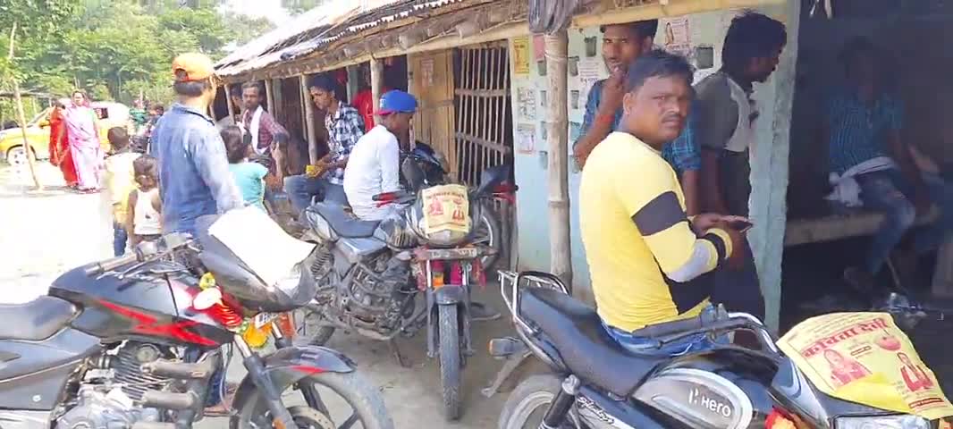सिंघेश्वर: बेहरारी पंचायत में जिलापरिषद प्रत्याशी कविता देवी के द्वारा चलाए जनसंपर्क अभियान और लोगों से मांगा समर्थन।#आटा चक्की छाप