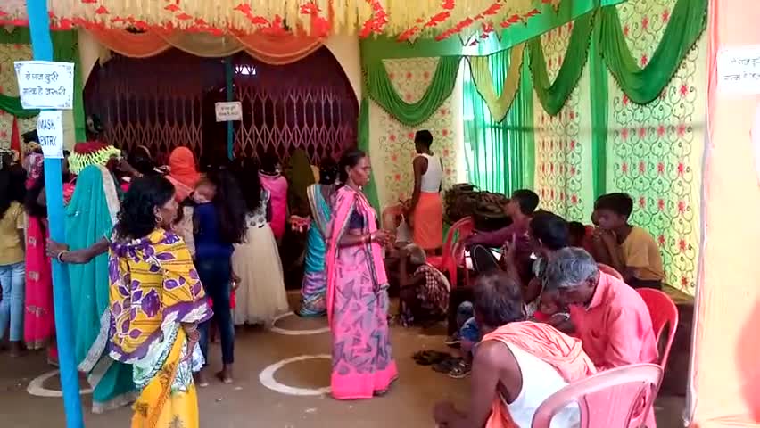 गोला: ग्राम पंचायत सुतरी मे धूम धाम से किया गया महाअष्टमी की पूजा #happynavratri