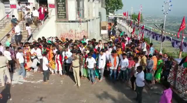 ब्रेकिंग.
सेवा परमो धर्म:
शक्तिपीठ माँ शारदा मंदिर मैहर मैं कार्यकर्ताओं द्वारा भंडारा प्रसाद वितरण, स्वास्थ शिविर, प्याऊ एवं प्रशासन की सहायता जैसे अन्य सेवा कार्य किया गया ।
#abvp_satna