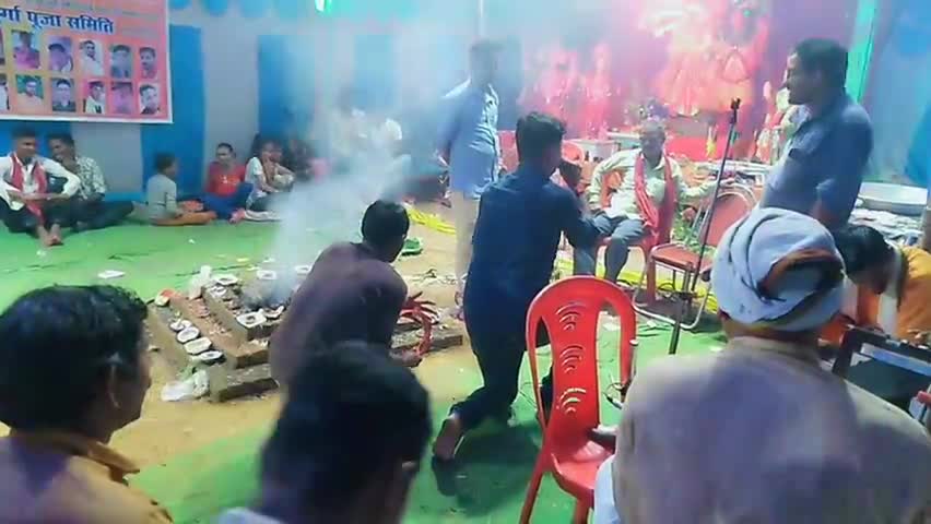बरकछ: मा दुर्गा जी के अंतिम दिन पर डॉक्टर #रामधनी द्वारा बहुत ही अच्छा भजन सुनने को मिला।।।।