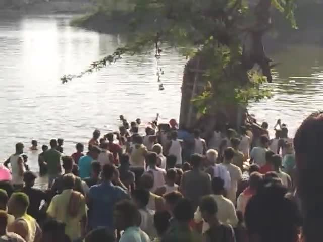आलमनगर: सोनामुखी में माँ दुर्गा की प्रतिमा #विसर्जन के साथ दुर्गा पूजा 2021 सम्पन्न #durgapuja2021