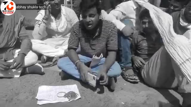 #BUझांसी की छात्राओं ने किया कुलपति को श्रृंगार गिफ्ट
#छात्र_एकता #जिन्दाबाद #जिन्दाबाद
