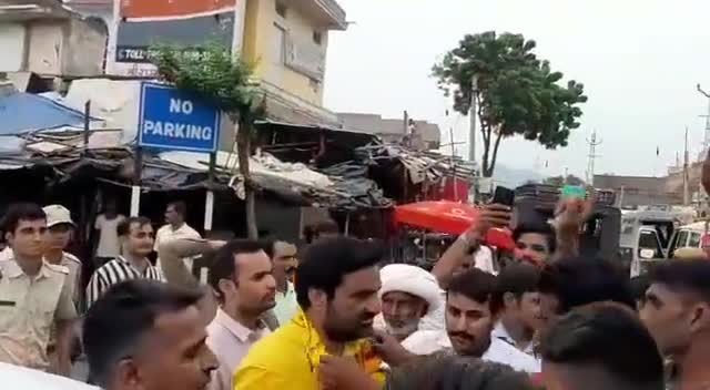 देसूरी: Hanuman Beniwal 💪 desuri dore par 
#hanumanbeniwalnews #jaat 
#desurinews