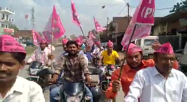 17 अक्टूबर 2021 को जौनपुर से फूलपुर प्रयागराज काफिले के साथ जाते हुए ll
...(#भावी_प्रत्याशी)
         #बृजेश_प्रजापति_