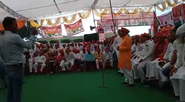 गज़ब घटना: समाजवादी नेता मांगने लगा #भाजपा को वोट 😂😂



#मनीष_गुप्ता #विचारधारा #केरल_बाढ़ #नकल #मोदी #डेंगू