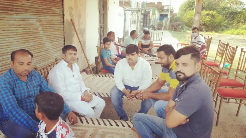 #आज #दादरी के गाव #तिलपता में हमारे साथी श्री #राहुल_भाटी जी के 12 वर्षीय #पुत्र का बीमारी के चलते #निधन हो जाने पर परिवार से मिलकर #शोक संवेदना #व्यक्त की ईश्वर इस दुख की घड़ी में परिवार को शक्ति प्रदान करें!