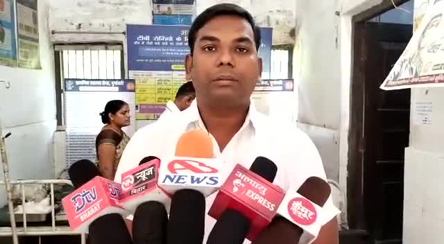 आज NH-2 पर दहला-मनोहपुर के बीच स्कार्पियो और ट्रक आपस मे टक्करा गया जिससे दुर्घटना हो गया जिसमें चार लोग गम्भीर रूप से घायल गए । सबका ईलाज दुर्गावती पीएचसी में करवा जिसमे एक लोग को रेफर भी  करवाया । 
आपका अपना सेवक #राधेश्याम #साहनी