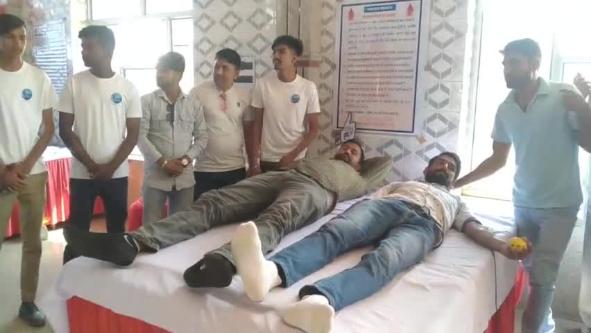 हनुमानगढ़: #जंक्शन के अरोड़वंश धर्मशाला में आज यूथ क्लब द्वारा रक्तदान कैंप का किया गया आयोजन