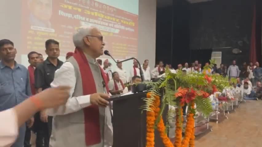 मै नेतागिरि कोई शौक के लिए नही, वंचित समाज के बच्चो की रोजी रोटी हक़ अधिकार के लिए कर रहा हूं :#बाबू_सिंह_कुशवाहा 

#JanAdhikarParty #BabuSinghKushwaha #BhagidariSankalpMorcha #Jap4UttarPradesh #Jap4India #Education #Right #Employment