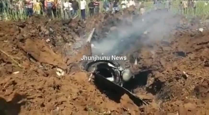 मध्य प्रदेश के भिंड में वायुसेना का एयरक्राफ्ट क्रैश हो गया #jhunjhununews #jhunjhununewz