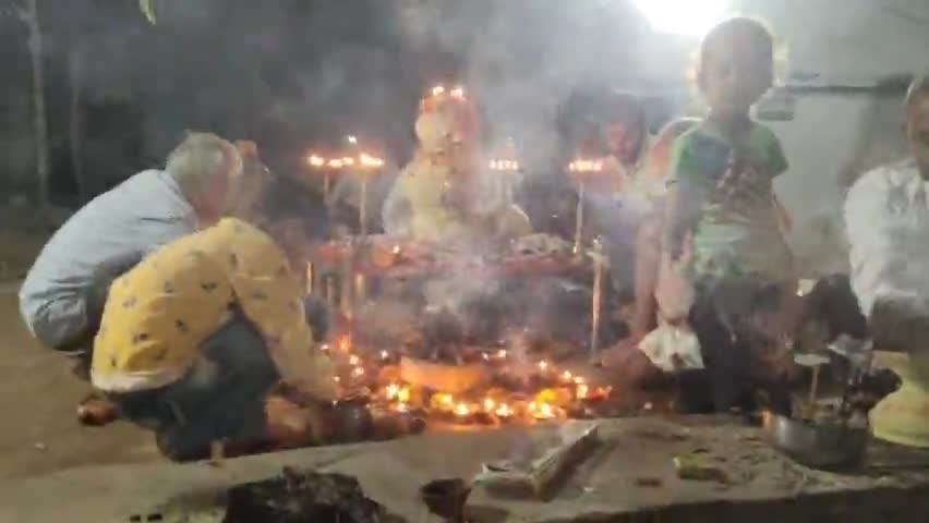 नगर परिषद पनखेड़ी में अम्बे का गरबा नृत्य करती बलिक#durgapooja