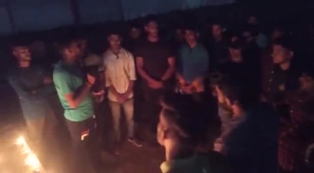 🔥🔥अखिल भारतीय विद्यार्थी परिषद नागौद 🔥🔥
के कार्यकर्ताओं ने सतना से वीरगति को प्राप्त हुए सतना के वीर कर्णवीर को अपनी दीपांजलि के माध्यम से श्रद्धांजलि अर्पित कीl
#abvp_satna