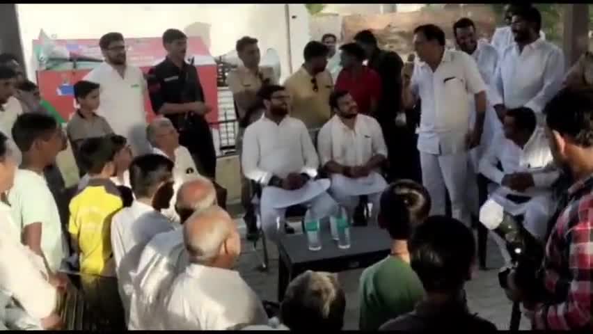 नाथूसरी चौपटा: कागदाना गांव पहुंचे जजपा के प्रधान प्रदेश महासचिव दिग्विजय चौटाला, ग्रामीणों ने फूल माला पहनाकर किया स्वागत #जजपा