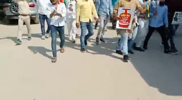 फिरोज़ाबाद: Firozabad23 अक्टूबर 21

#प्रगतिशील_समाजवादी_पार्टी लोहिया फ्रंटलो द्वारा महंगाई के विरोध में प्रदर्शन पैदल मार्च