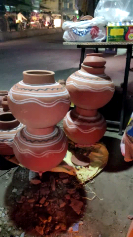 बहादुरगढ़: #Kumhar #mitti Ward no 24 me Prajapati samaj k logo ne mitti ka saman lagaya
