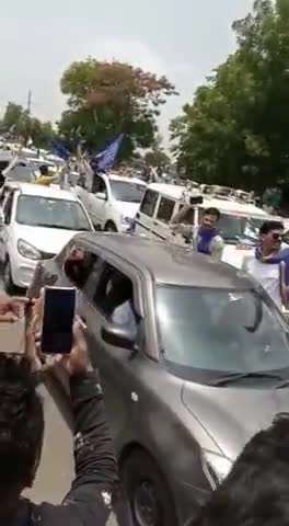 अलीराजपुर :- के #जोबट में भीम आर्मी चीफ चंद्रशेखर आजाद रावण का काफिला।