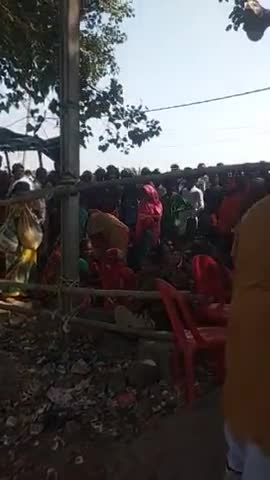 सभी प्रत्याशियों के समर्थकों ने दिखाया दमखम
 नियम पालन नहीं हुआ,रोकते रोकते पुलिस हुई बेदम #बिहार_सरकार #modi #tata