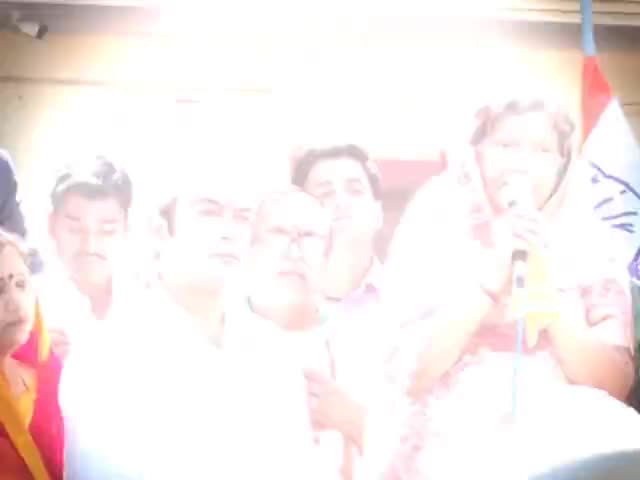 अधिकारियों एवं कर्मचारियों से निवेदन है कि सामाजिक सौहार्द्र बनायें रखें ।

#nitendrasinghrathore