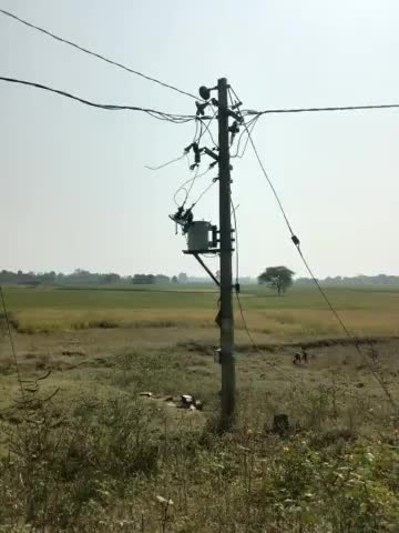 #गिद्धौर #प्रखण्ड के #कोल्हूआ #पंचायत #खारुआ #गांव के वार्ड नंबर 1 में लगे पुराने 16केवी के #टांसफार्मर के #सामन की #चोरी