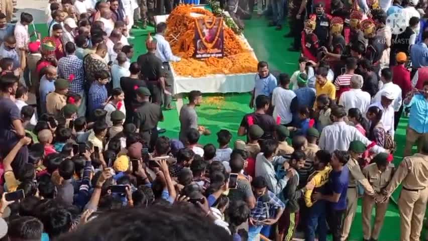 वीर सपूत शहीद लेप्टिनेंट ऋषि कुमार को सलाम..........

रामसखा महतो जी , सत्यम सम्राट यादव
#श्रधांजलि