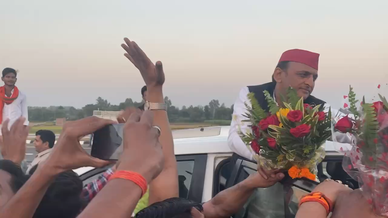 पूर्व मुख्यमंत्री,राष्ट्रीय अध्यक्ष समाजवादी पार्टी श्री अखिलेश यादव जी का स्वागत #लम्भुआ,सुलतानपुर #PurwanchalExpressway