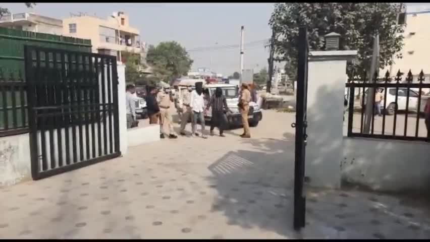 #भिवाड़ी पुलिस ने 8 लाख 70 हजार रू की ब्लाइंड लूट का एसपी ने किया खुलासा, सुनिये क्या कहा..