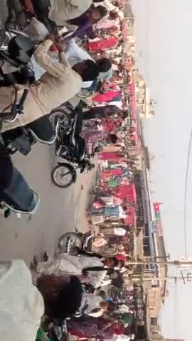 रावला: रावला मंडी में समान खरीदने वाले लोगों की भीड़
#दीपावली  #rDipawli
#rawla #rawla news