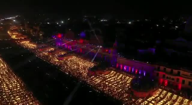 अयोध्या दीपोत्सव का ड्रोन से ली गई भव्य तस्वीरें
#Ayodhya#Deepotsav2021#Diwali #ShriRam #AyodhyaNews #CMYogi #UPNews