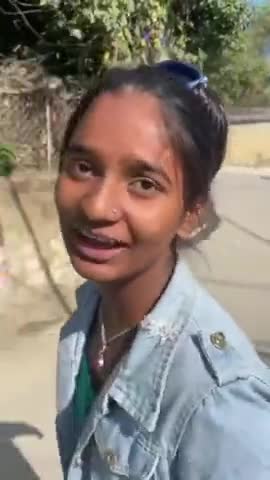 ये स्कूल जाकर पढ़ना चाहती है। Anupam Kher Foundation ने इसकी पढ़ाई कि ज़िम्मेदारी ली #पढाई