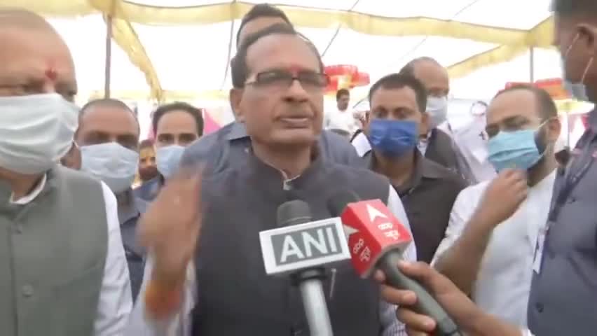 बाढ़ से पिछले साल #नर्मदा के किनारे 46 गांव में नुकसान हुवा था #राहत राशि से 400 मकान   बनकर तैयार हो गया