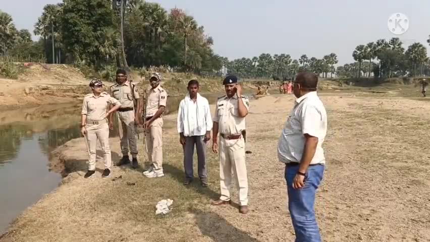 पकरीबरावां: प्रखंड विकास पदाधिकारी नीरज कुमार व धमौल ओपी प्रभारी नीरज कुमार ने ढोढ़ा छठ घाट का लिया जायजा #छठ_महापर्व